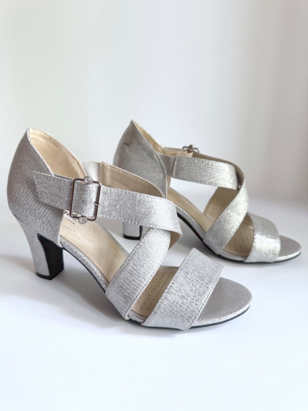 LifeStride Carlyle Silver Metallic Strappy Heels Size 7 (WIDE) NWOT